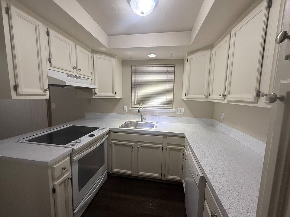 1st image of 3331 NE 57th Ave #12