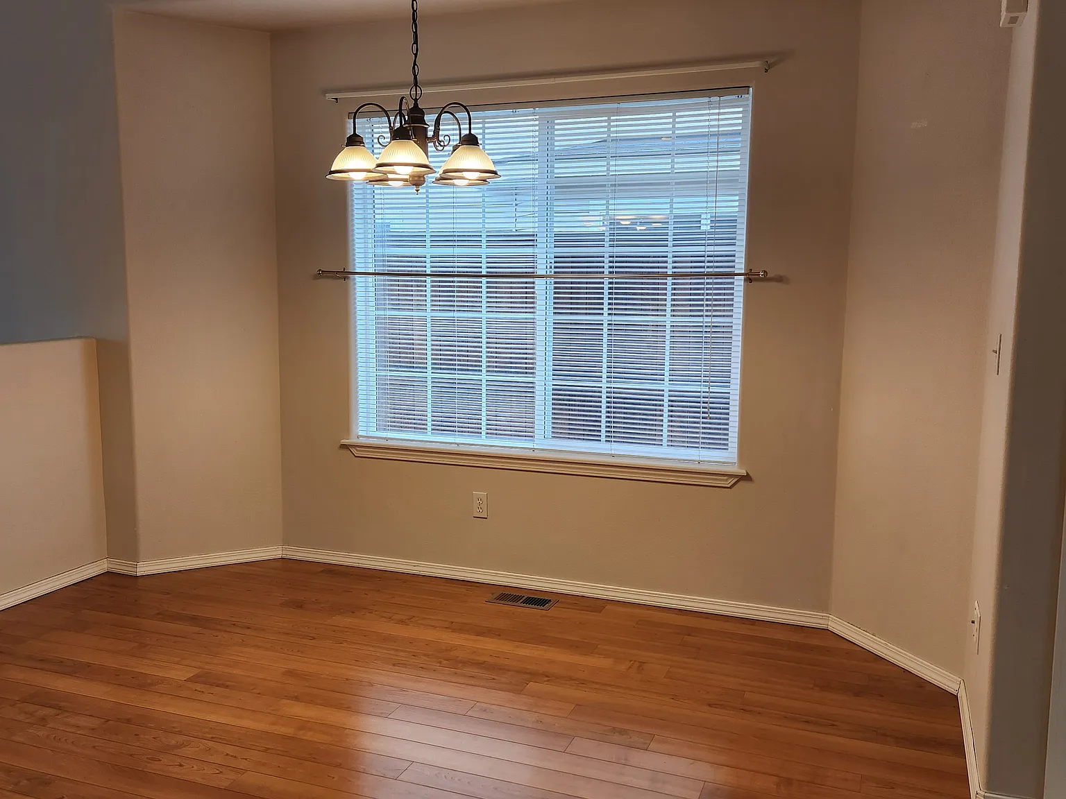 3 bed, 1531 sqft, $1,995 — Photo 2