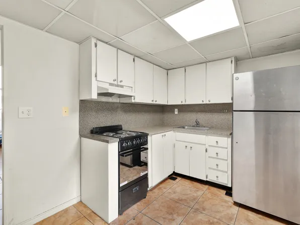 134 Salamanca Ave APT 9B, Miami, FL 33134