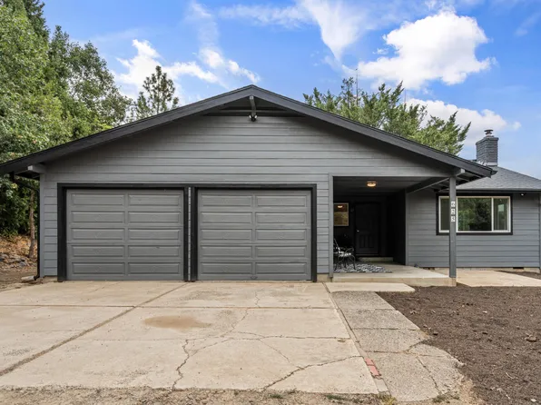 625 Kellogg St, Gold Hill, OR 97525