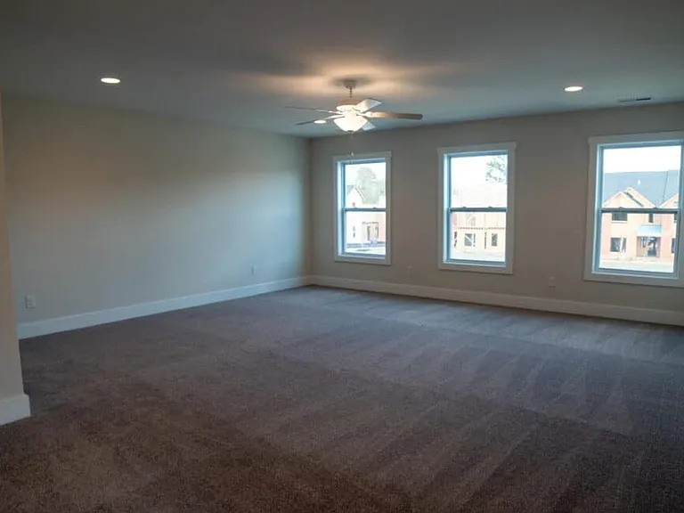 650 Melville Dr — Photo 29