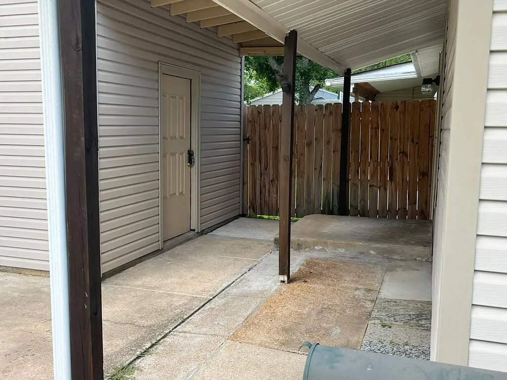 3 bed, 2.0 bath, 1478 sqft, $1,900 — Photo 4