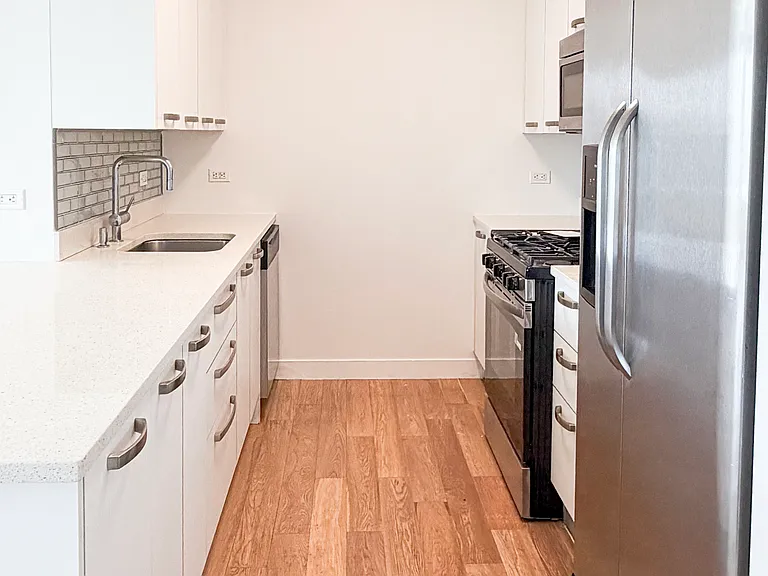 8 Vanderbilt Ave #4G — Photo 4