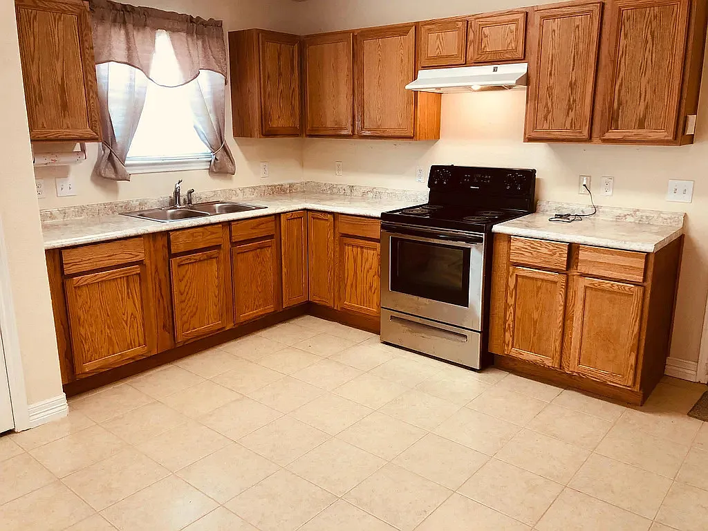 2 bed, 720 sqft, $1,100 — Photo 2