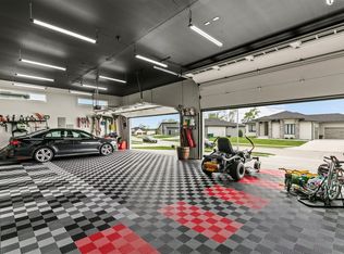 5035 150th St, Urbandale, IA 50323