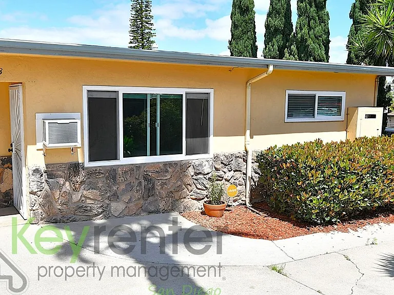 8073 Palm St — Photo 9