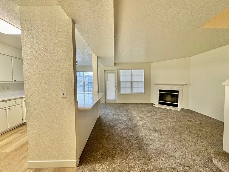 4701 NE 77th Ave #D-16 — Photo 6