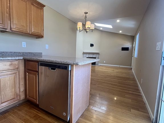 5th image of 4525 Oregon St Unit 5