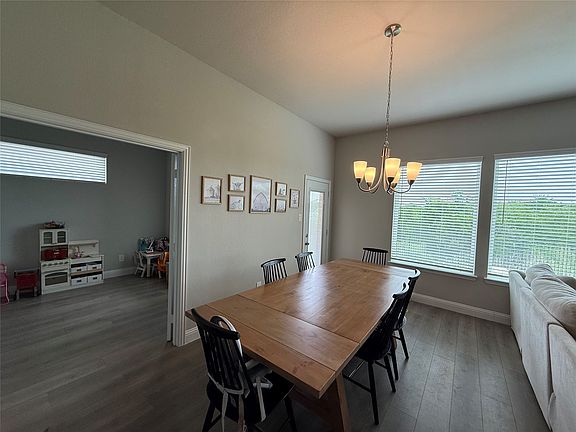 5th image of 426 Wilkerson Ln