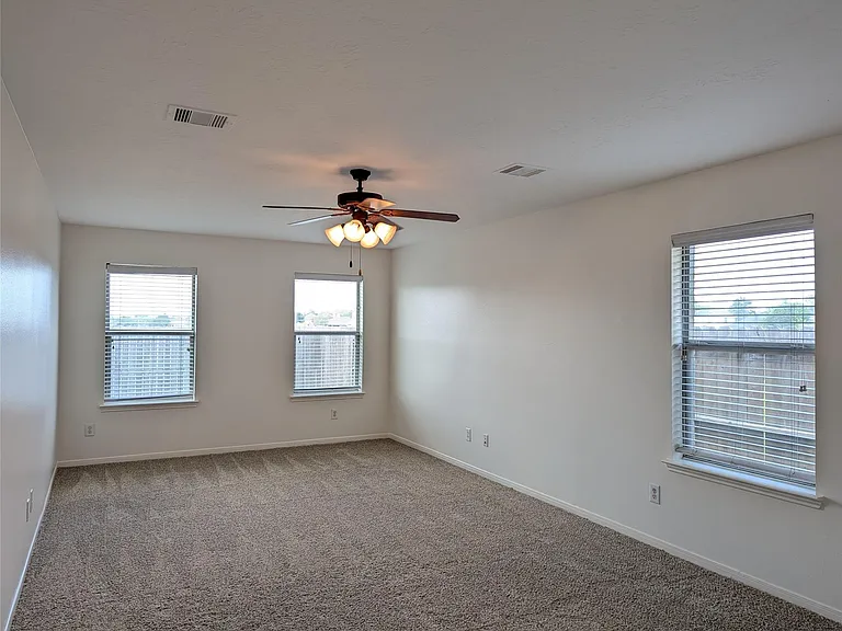 5618 Savannah Woods Ln — Photo 37