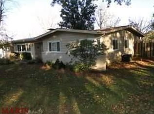 2541 Trossock Ln, Saint Louis, MO 63122