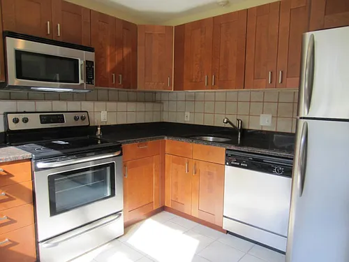 8 Mayberry Dr Photo 1