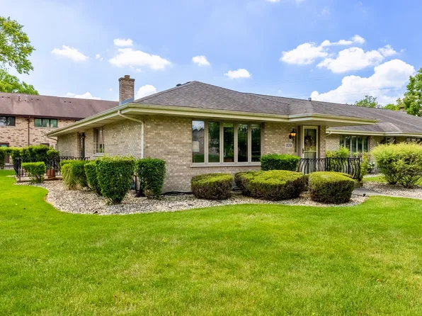 18201 Lynn Dr #109, Orland Park, IL 60467