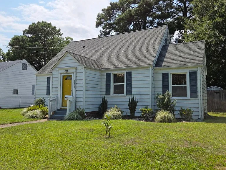 7405 Yorktown Dr — Photo 3