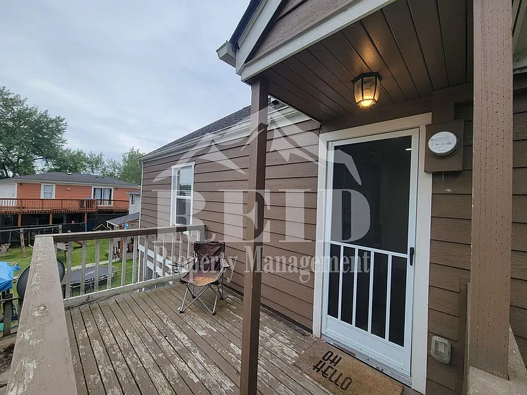 1212 Evans Ave W — Photo 12