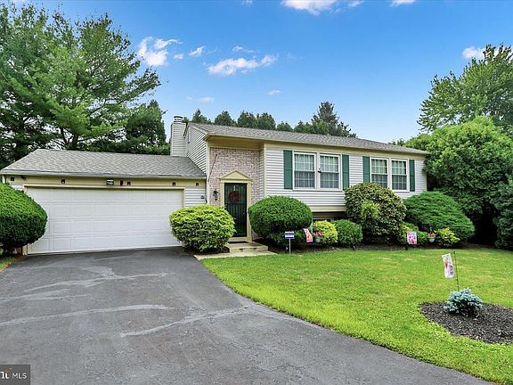 2nd image of 108 Wading Spring Ln