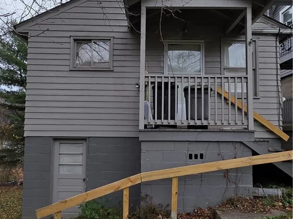 1406 N 6th St, Martins Ferry, OH 43935