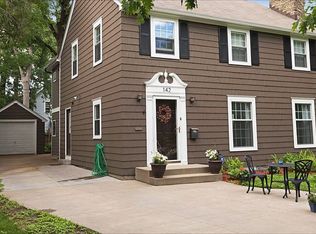 142 Rustic Ldg W, Minneapolis, MN 55419