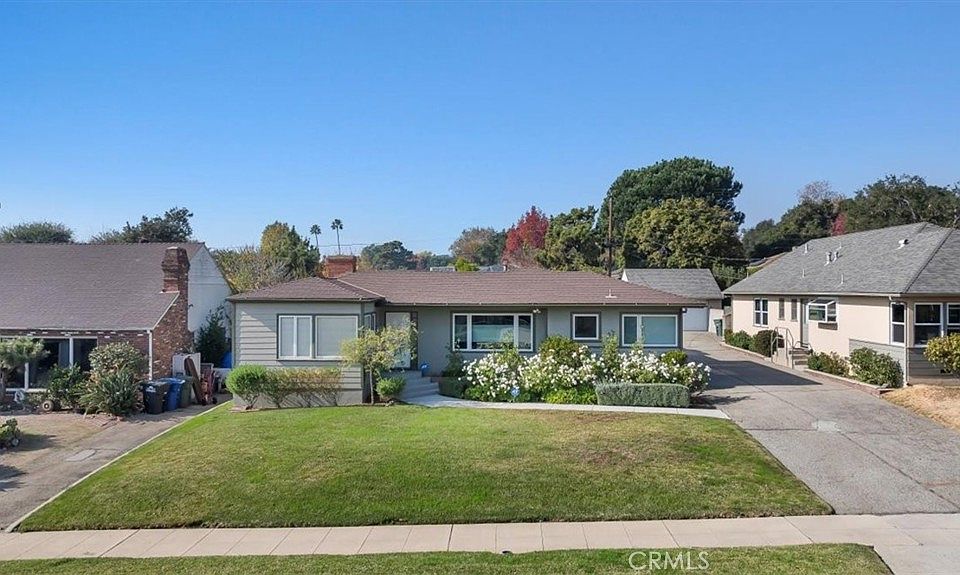 1st image of 1745 Grand Oaks Ave