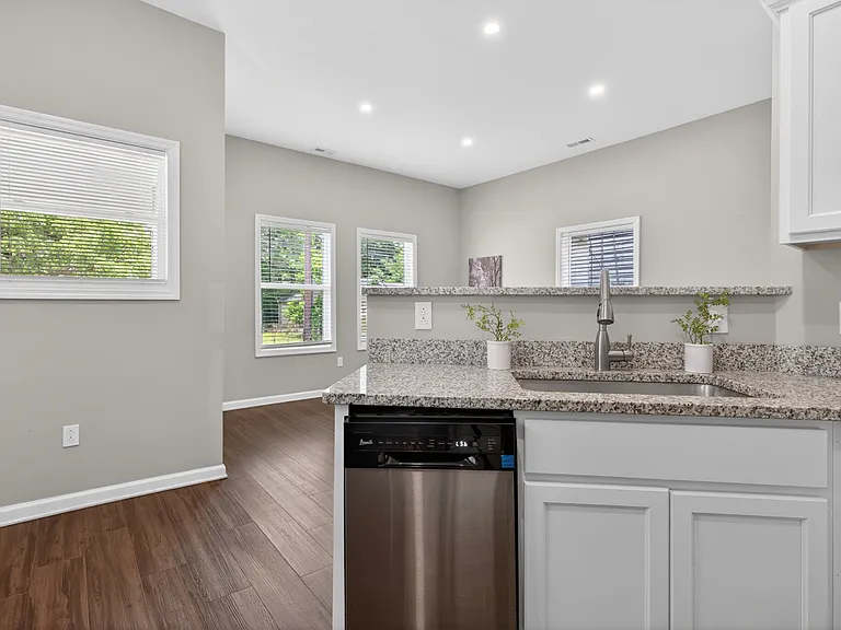 614 N Upper St — Photo 9