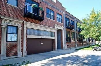 2nd image of 612 N Oakley Blvd