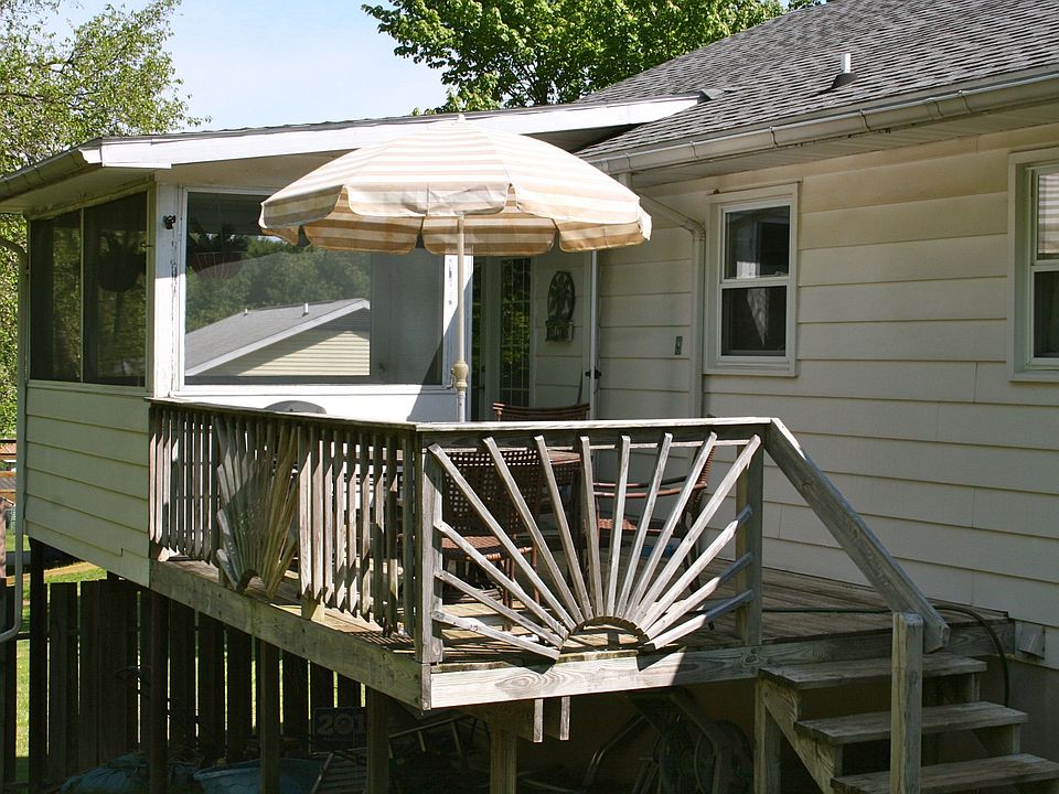 2nd image of 127 Manor Ave