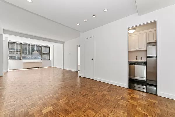 1st image of 155 E 55th St #10E