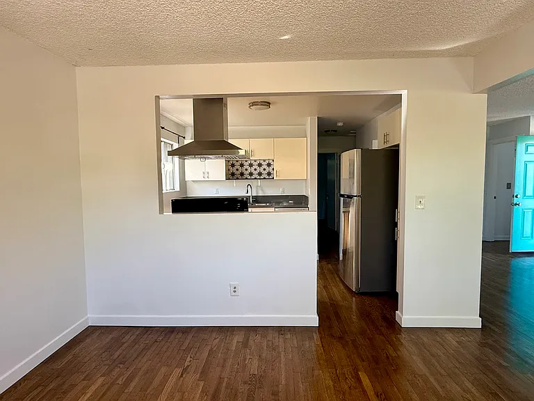 4123 Van Horne Ave — Photo 6