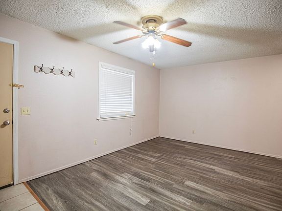 2nd image of 405 Se 4th Street