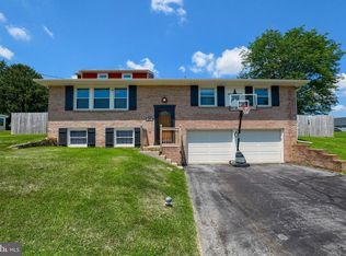 34 Miller Rd, Akron, PA 17501