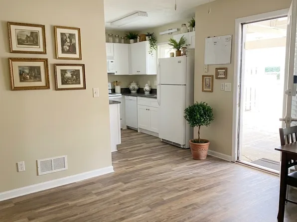 222 Chads Ford Way, Roswell, GA 30076