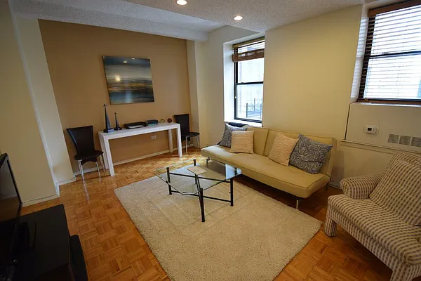 Rented by Global Realty Opportunities | media 26