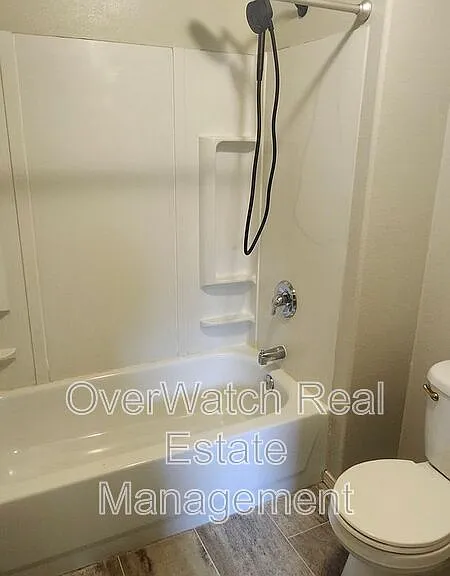 1028 E 8th Ave — Photo 9
