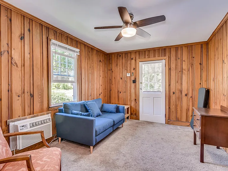 709 Hickman Rd — Photo 3