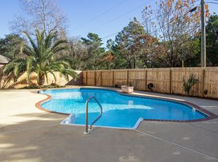 455 Sandy Ridge Cir, Mary Esther, FL 32569