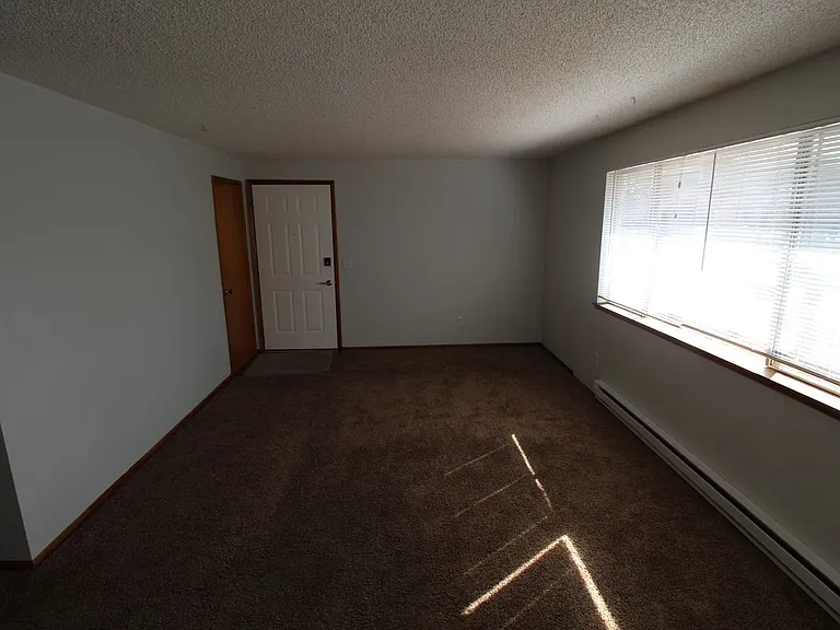 1223 E Nora Ave — Photo 7