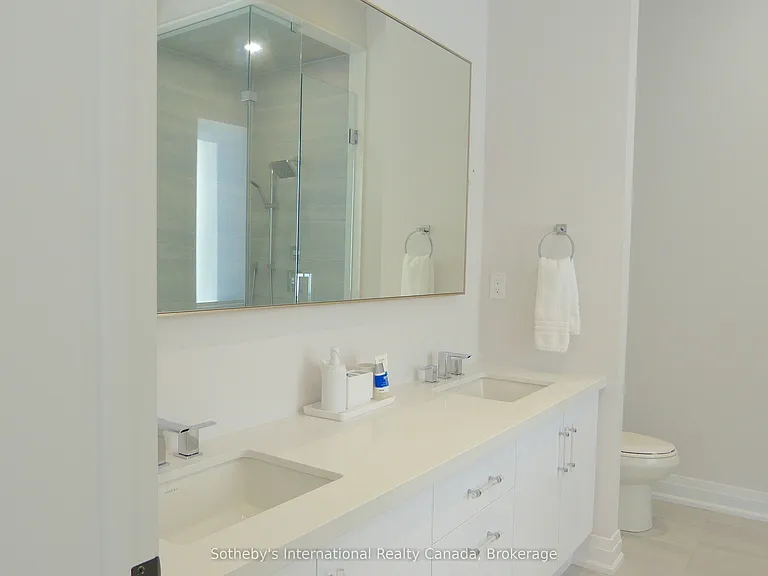 102 Sladden Ct — Photo 12