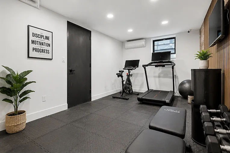 723 Knickerbocker Ave #3A — Photo 14
