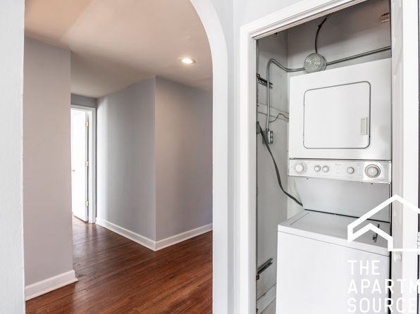 2433 N Hamlin Ave #2B