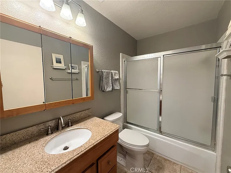24337 Val Verde Ct — Photo 14
