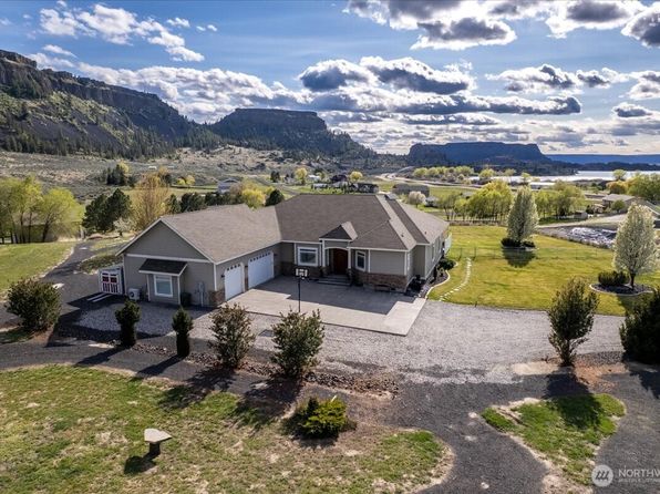55429 Bay Area Drive NE, Electric City, WA 99123