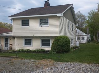 13 Ardena Rd, Hewitt, NJ 07421
