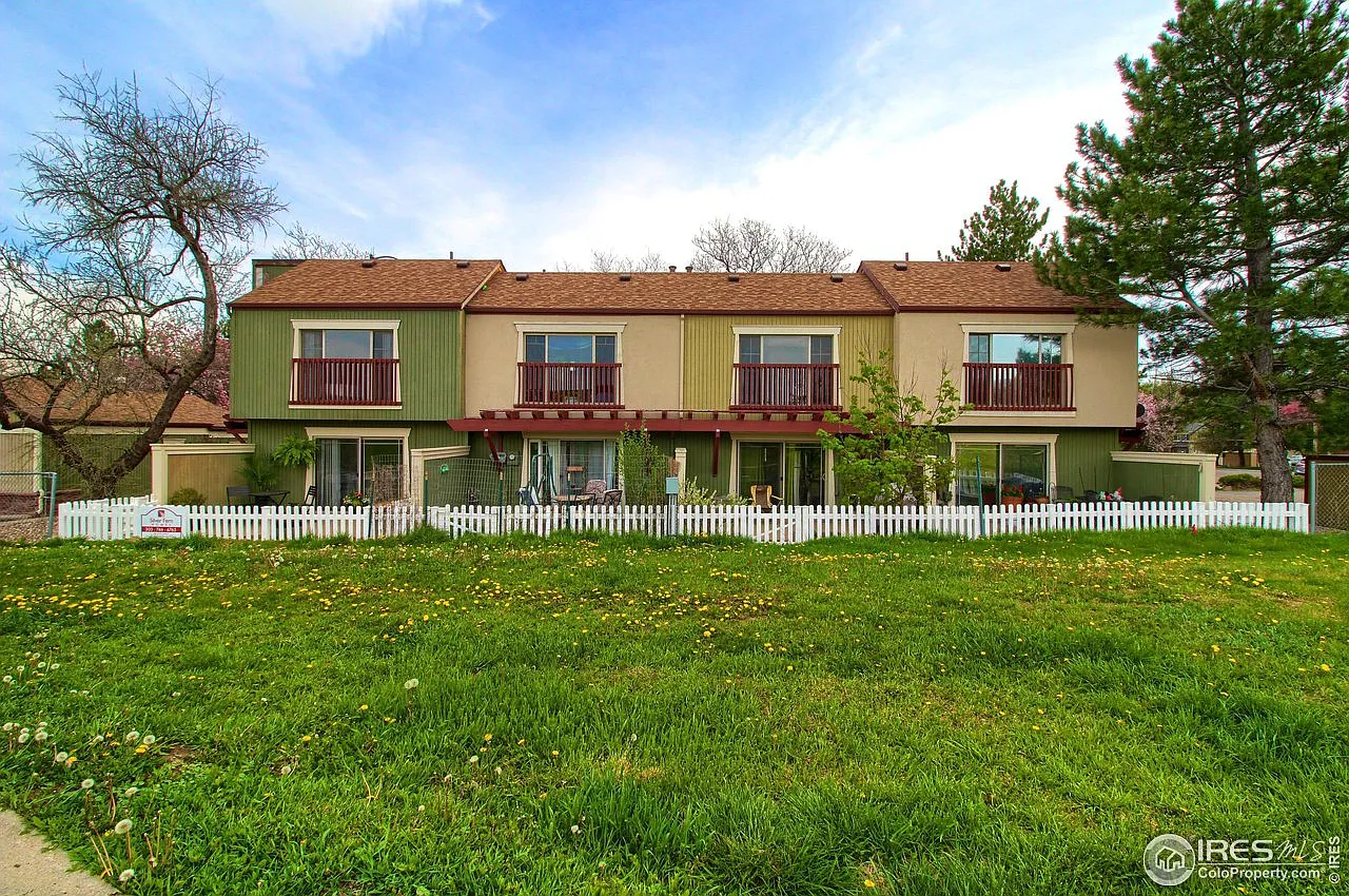 855 West Moorhead Circle - A — Photo 3