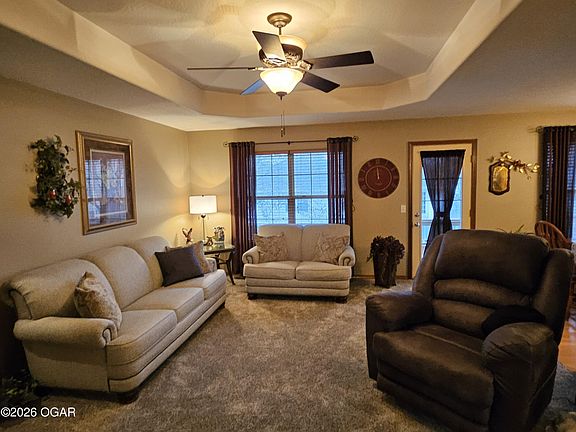 5th image of 206 Prairie Ln