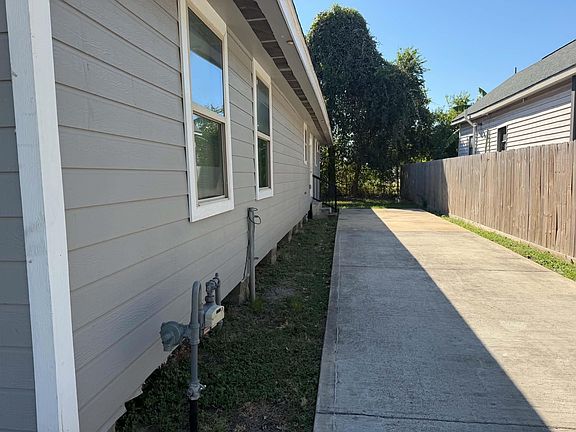5th image of 5022 Jewel St