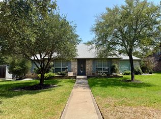 8707 Sandstone Dr, College Station, TX 77845