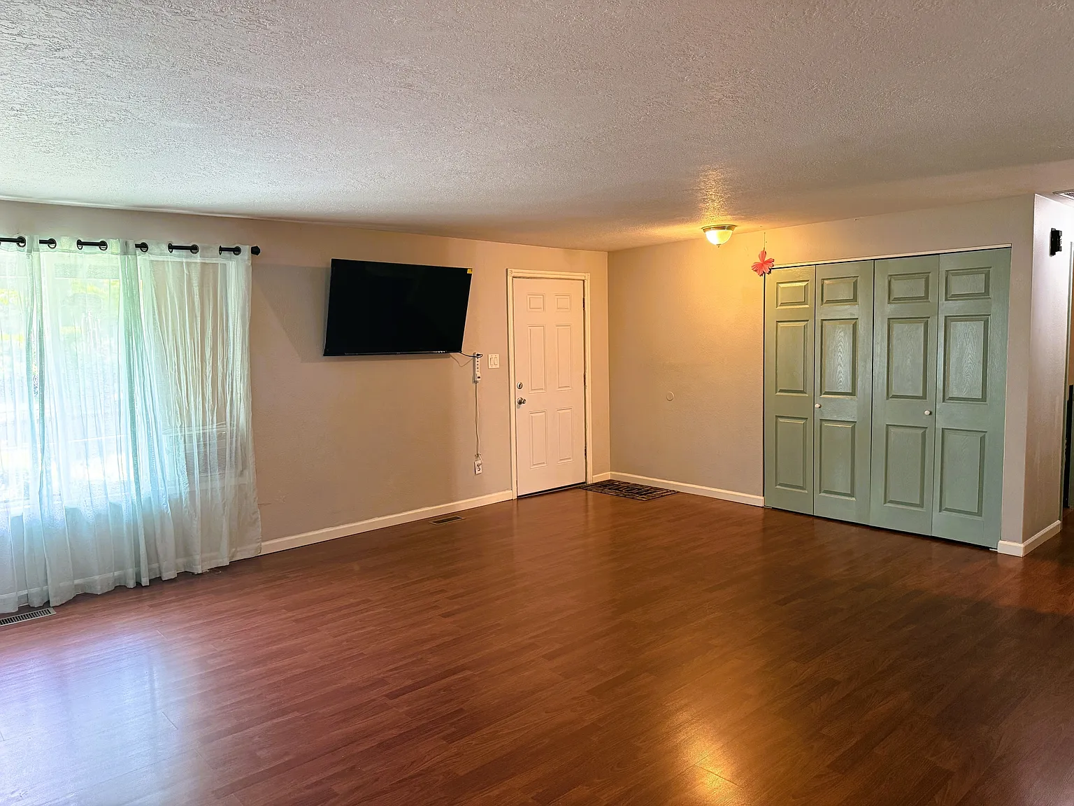 16811 Southeast Francis Street - 1 — Photo 3