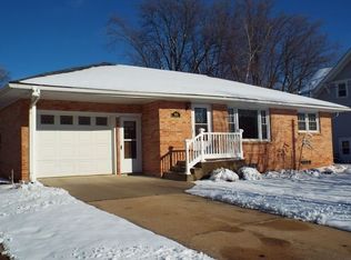 418 W Mission St, Strawberry Point, IA 52076