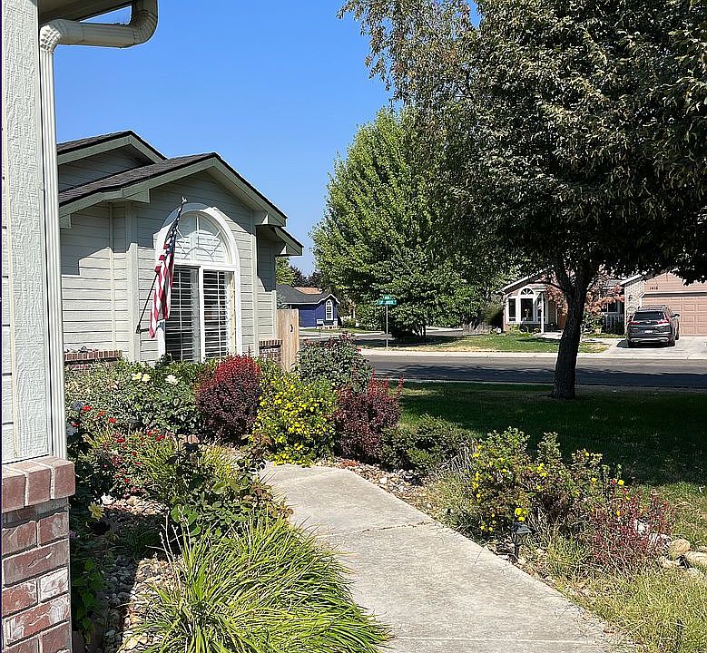 2nd image of 1417 E Shellbrook Dr