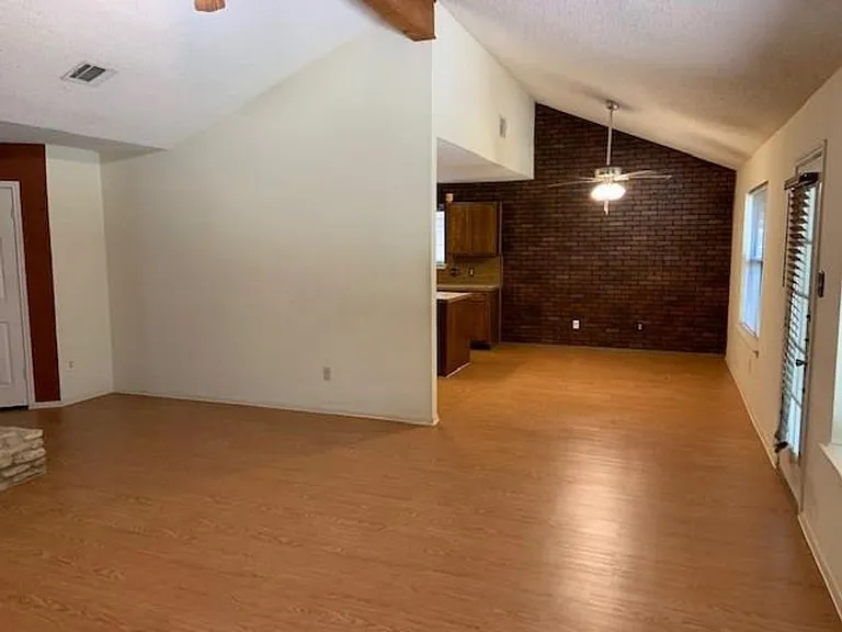 7728 Manassas Dr — Photo 4